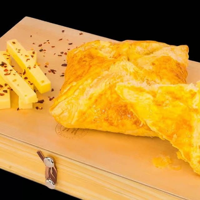 Khachapuri.